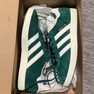 COPY - Varsity green gazelles